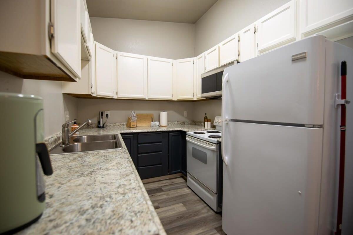 Stylish1 Bed 1 Bath Apartment Anchorage Bagian luar foto