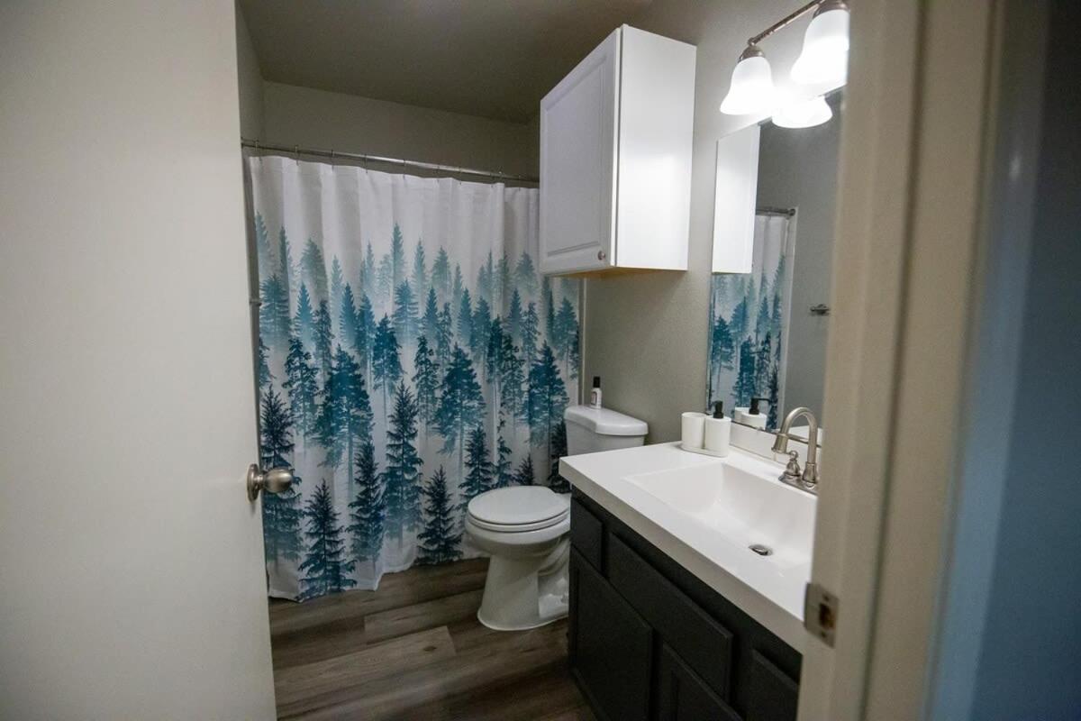 Stylish1 Bed 1 Bath Apartment Anchorage Bagian luar foto
